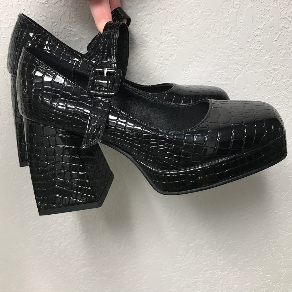 Mary Jane style chunky shoes ★